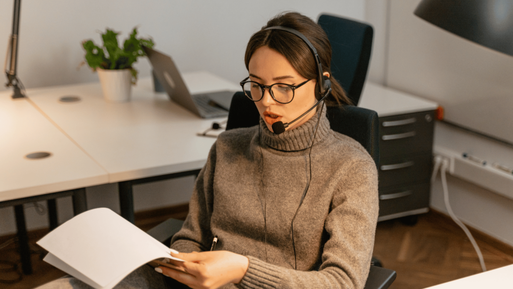 Customer support agent for healthcare organizations ensuring compliance 