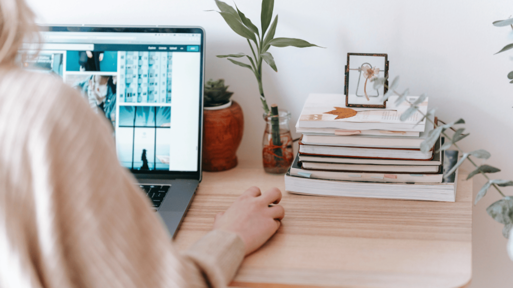 New employees opening a welcome email fore remote onboarding
